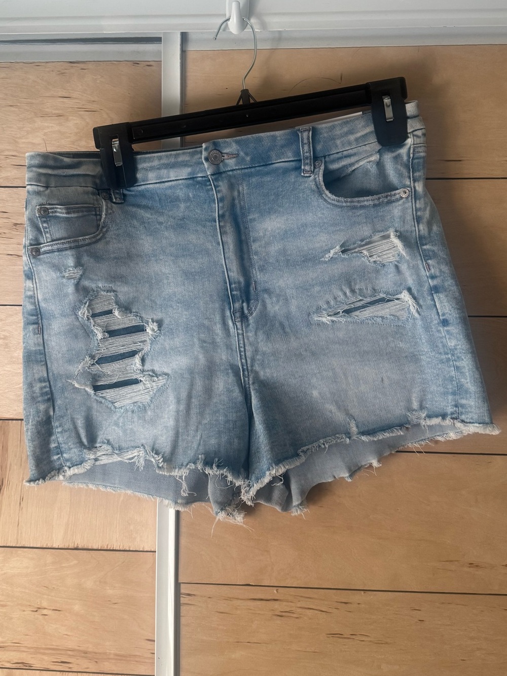 American Eagle Distressed Light Wash Denim Shorts - Women
